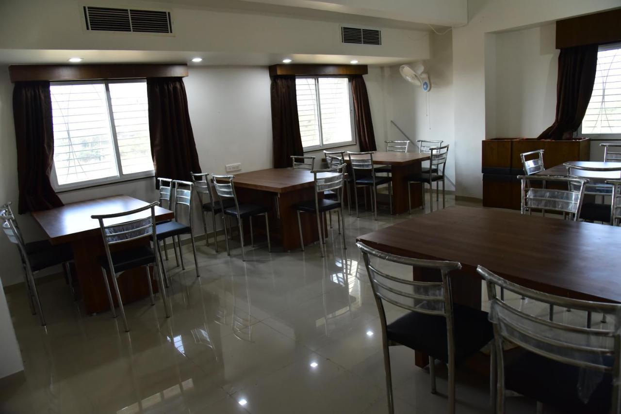 Hotel Bhakt Niwas Shegaon المظهر الخارجي الصورة